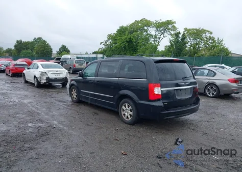 2012 Chrysler Town & Country Touring z USA, uszkodzony, nr VIN 2C4RC1BG2CR326214